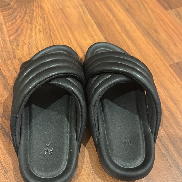 H&M Sandals - Picture 2 of 3
